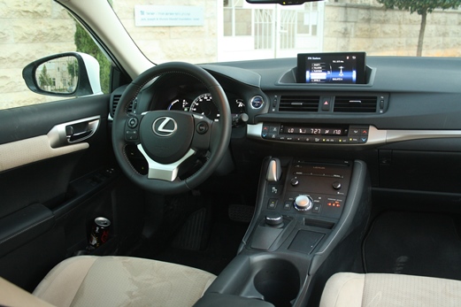 לקסוס CT200h - תא הנוסעים לקסוס CT200h - תא הנוסעים